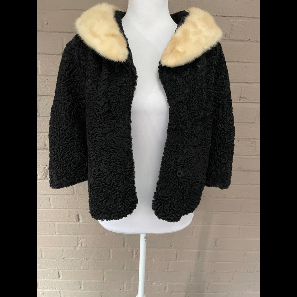 Black and Tan Fur Collar Jacket - Picture 11 of 11